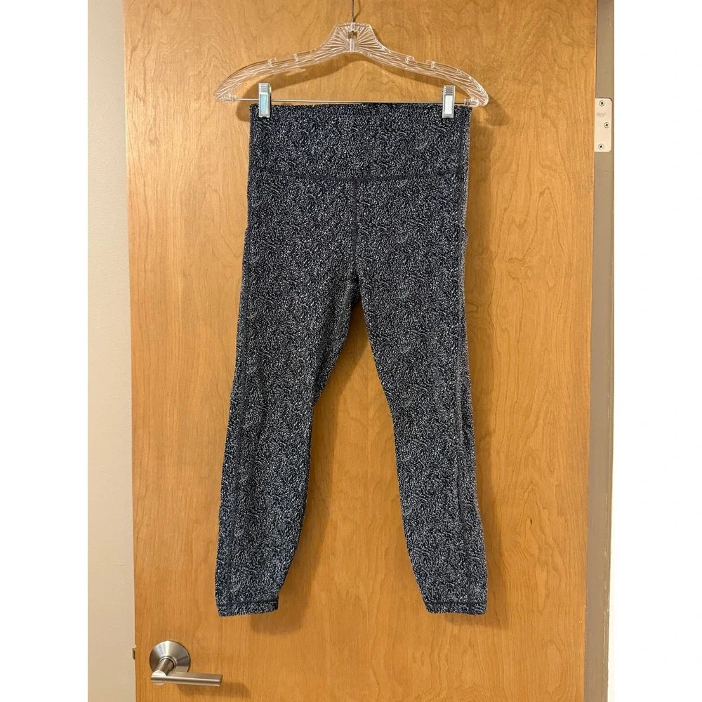 Athleta Ultimate Stash Textured 7/8 Tight Black White Leggings Women's Medium